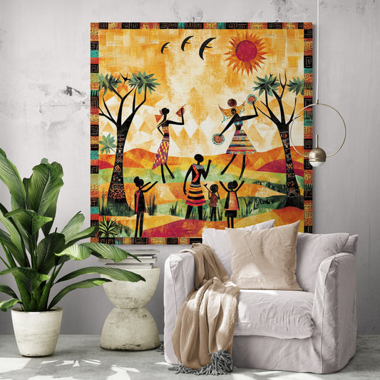 Un coin détente avec un grand tableau africain accroché sur un mur texturé blanc. Un fauteuil recouvert d’un plaid beige est accompagné d’une table en pierre et d’une grande plante verte. L’éclairage suspendu en métal doré apporte une touche d’élégance à cette décoration ethnique et moderne.