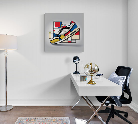 Tableau de déco Nike inspiré de Piet Mondrian, au mur d'une un bureau, mixe art contemporain et sportswear